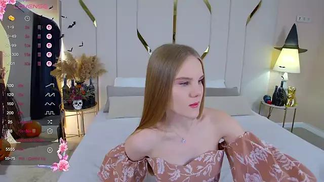 Lili_Lohan from StripChat is Freechat