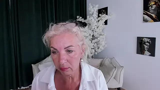LiliaMoons from StripChat is Freechat