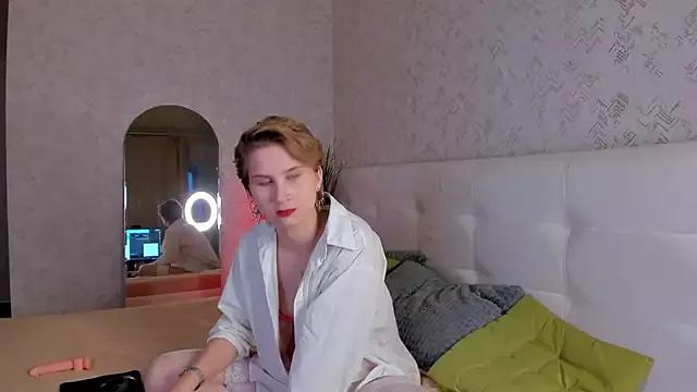 Check out our webcam shows gallery and message on a personal level with our sweet squirt cams hosts, showing off their natural physiques and sex toys.