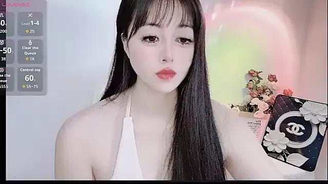 LiLiLily from StripChat is Freechat