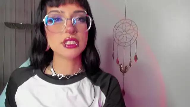 Lilith_crow from StripChat is Freechat
