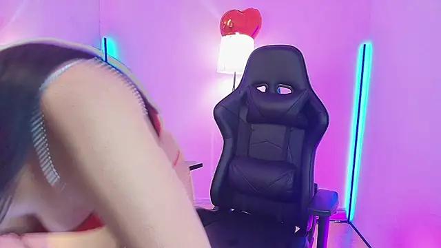 Check out our webcam shows gallery and message on a personal level with our sweet squirt cams hosts, showing off their natural physiques and sex toys.