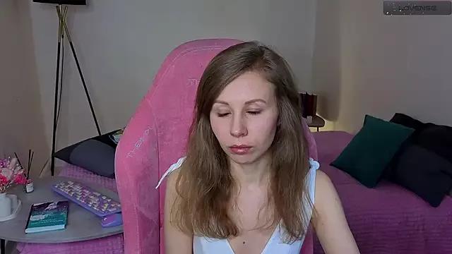 Lill_Mary from StripChat is Freechat