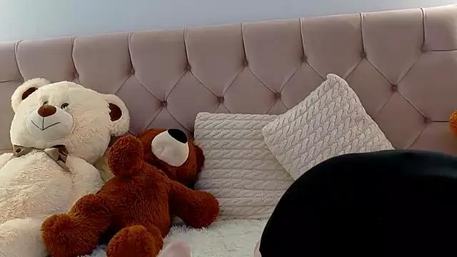 Check out our webcam shows gallery and message on a personal level with our sweet squirt cams hosts, showing off their natural physiques and sex toys.