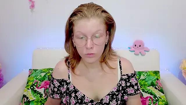 Lilly_Belly from StripChat is Freechat