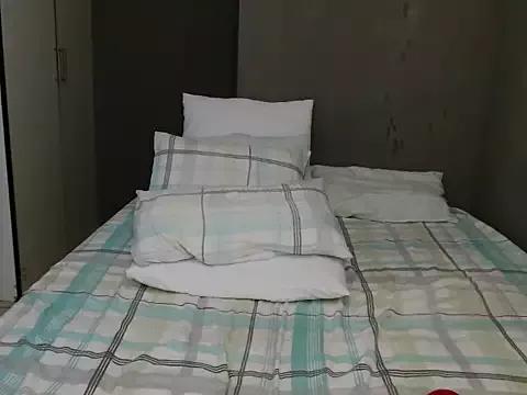 Lillyan_N from StripChat is Freechat