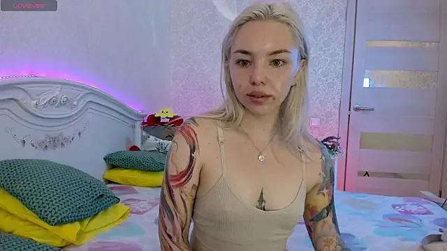 Check out our webcam shows gallery and message on a personal level with our sweet squirt cams hosts, showing off their natural physiques and sex toys.