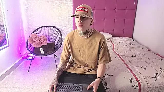 lily_and_wan from StripChat is Freechat