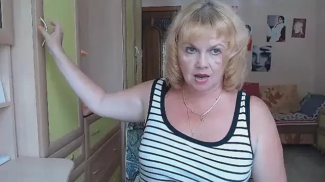 LilyHotlens from StripChat is Freechat