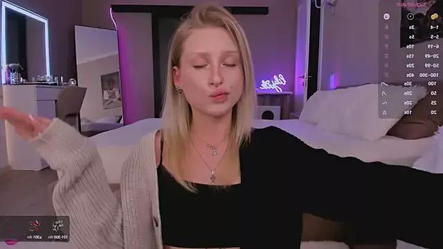 lilyvibe from StripChat is Freechat
