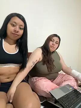 Lincy_and_hanna from StripChat is Freechat