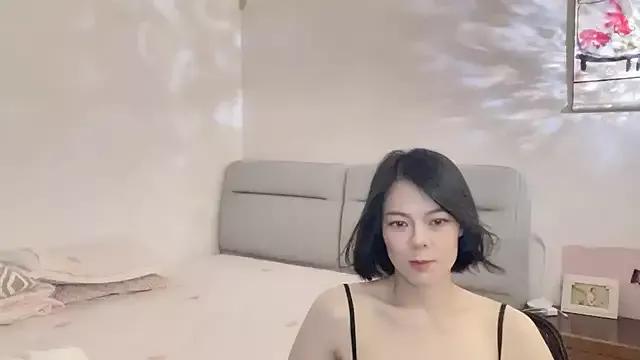 Linda-LL from StripChat is Freechat