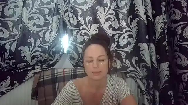 LindaStarS from StripChat is Freechat