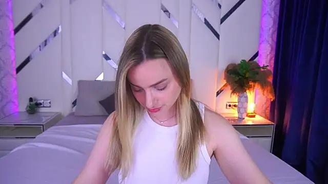 LindsieGreyy from StripChat is Freechat