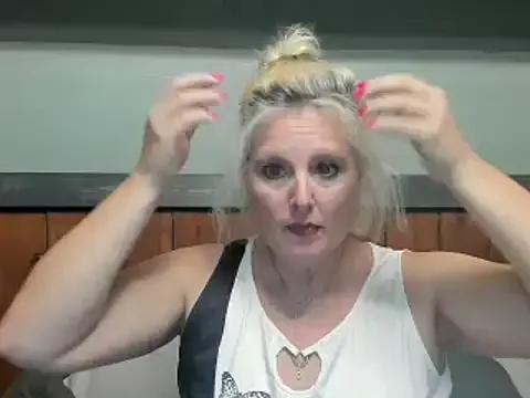 lisaxlovexxx from StripChat is Freechat