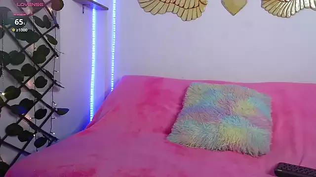 Check out our webcam shows gallery and message on a personal level with our sweet squirt cams hosts, showing off their natural physiques and sex toys.