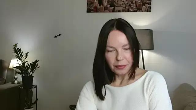 LittleNicolee from StripChat is Freechat