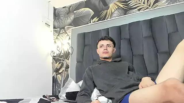 lobahugecockts from StripChat is Freechat