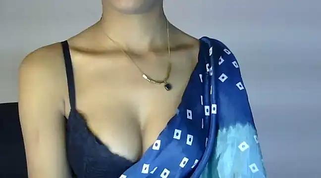 lola-__ from StripChat