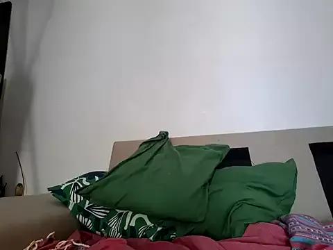 Photos of lola9393girl from StripChat is Freechat