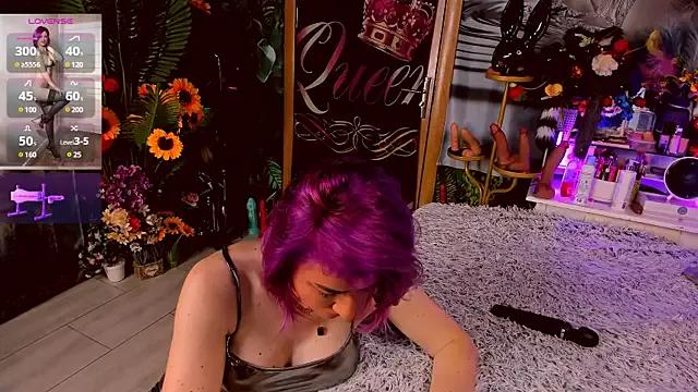Photos of Lola_Queen_of_Dark from StripChat is Freechat