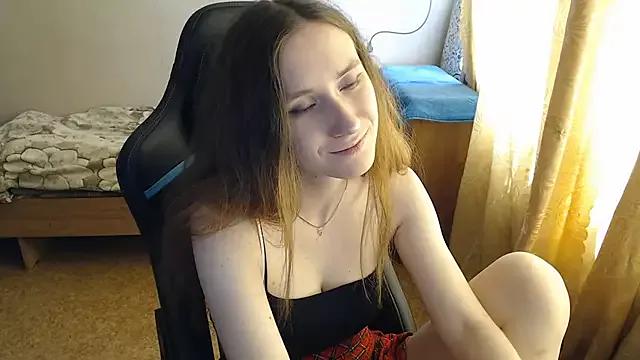 LolaalolaY from StripChat is Freechat