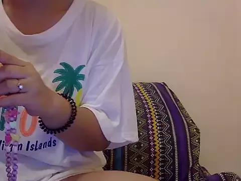 Lovelyclaya from StripChat is Freechat