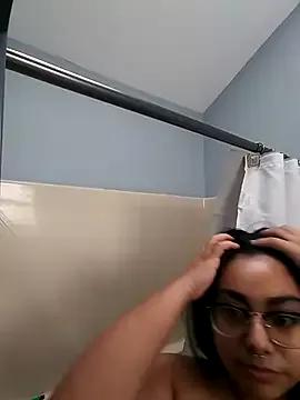 Lovelyrainn from StripChat is Freechat