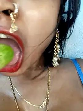 Photos of Lovelyrani1 from StripChat is Freechat