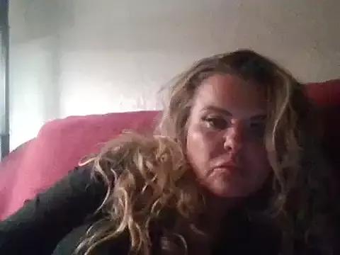 lovelytinkerbella from StripChat is Freechat