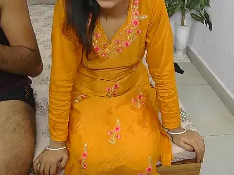 Photos of Lovelyy-couple from StripChat is Freechat