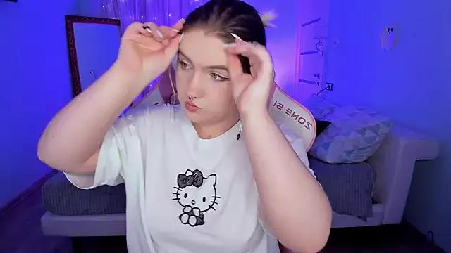 Check out our webcam shows gallery and message on a personal level with our sweet squirt cams hosts, showing off their natural physiques and sex toys.