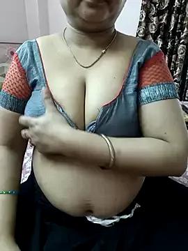 lovemesana from StripChat is Freechat