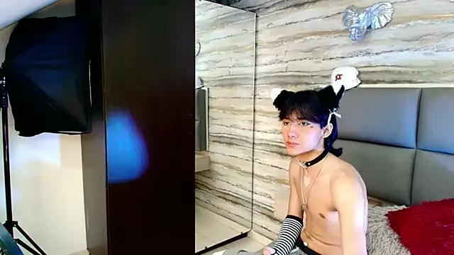 Check out our webcam shows gallery and message on a personal level with our sweet squirt cams hosts, showing off their natural physiques and sex toys.