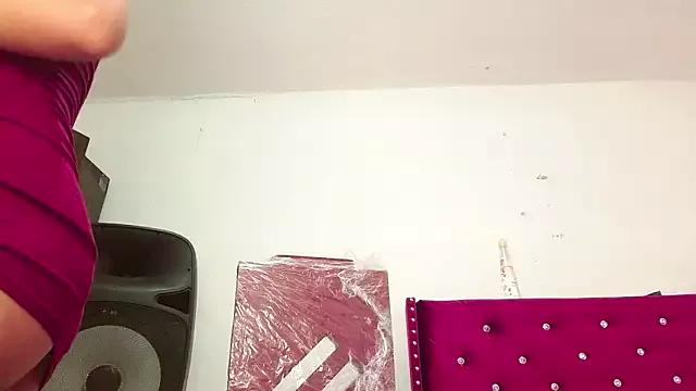 lucy_devil23 from StripChat is Freechat