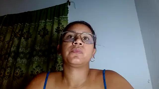 lucy_hairypussy83 from StripChat is Freechat