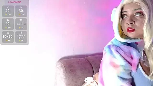 Lucycosplay777 from StripChat is Freechat