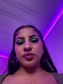 lucykinky22 from StripChat is Freechat