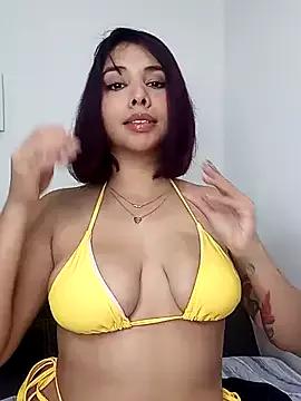 LucyMartelli from StripChat is Freechat