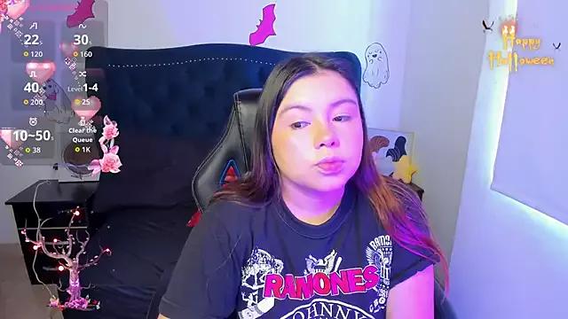 Check out our webcam shows gallery and message on a personal level with our sweet squirt cams hosts, showing off their natural physiques and sex toys.