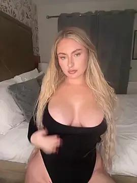 LucyRoseUk from StripChat is Freechat