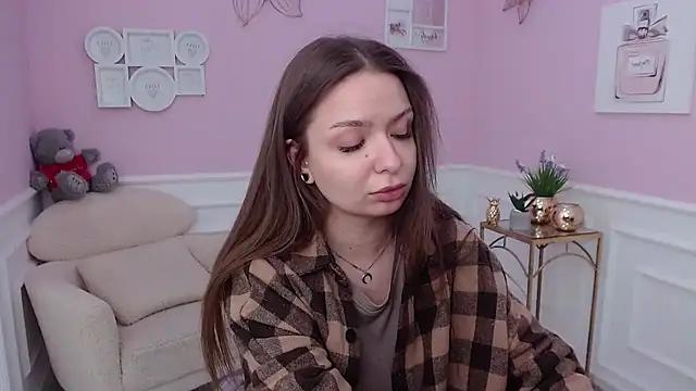 LucySkilar from StripChat is Freechat