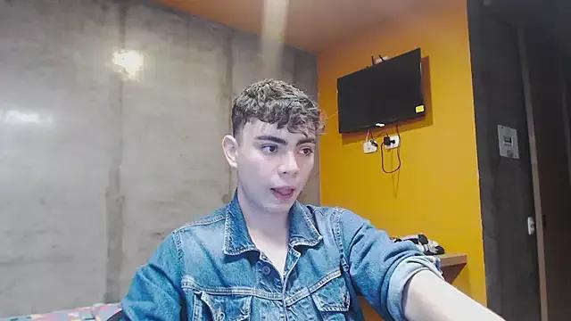lukeboyce33 from StripChat is Freechat