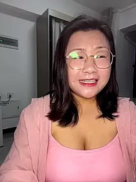 Lulu-Baby33 from StripChat is Freechat