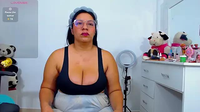 lulu_ferrer from StripChat is Freechat