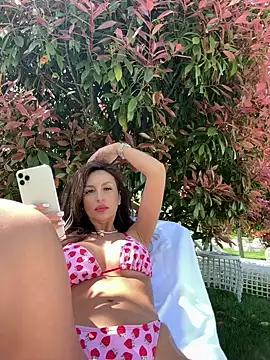 Check out our webcam shows gallery and message on a personal level with our sweet squirt cams hosts, showing off their natural physiques and sex toys.