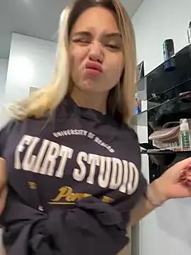 Check out our webcam shows gallery and message on a personal level with our sweet squirt cams hosts, showing off their natural physiques and sex toys.