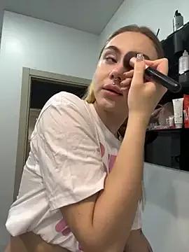 LunaMillie from StripChat is Freechat