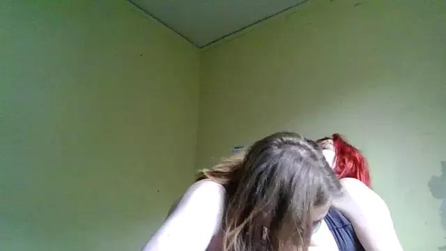 Lunaraskye from StripChat is Freechat