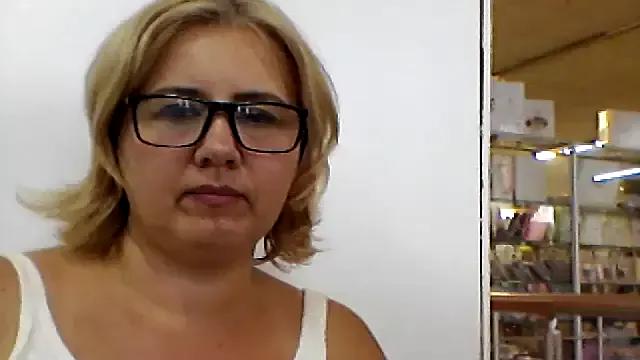 LustyyX from StripChat is Freechat